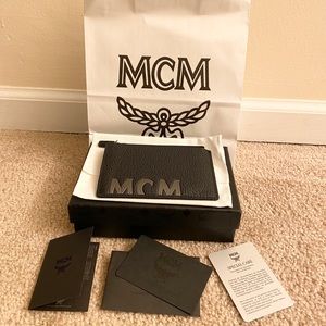 MCM Logo Zipped Wallet